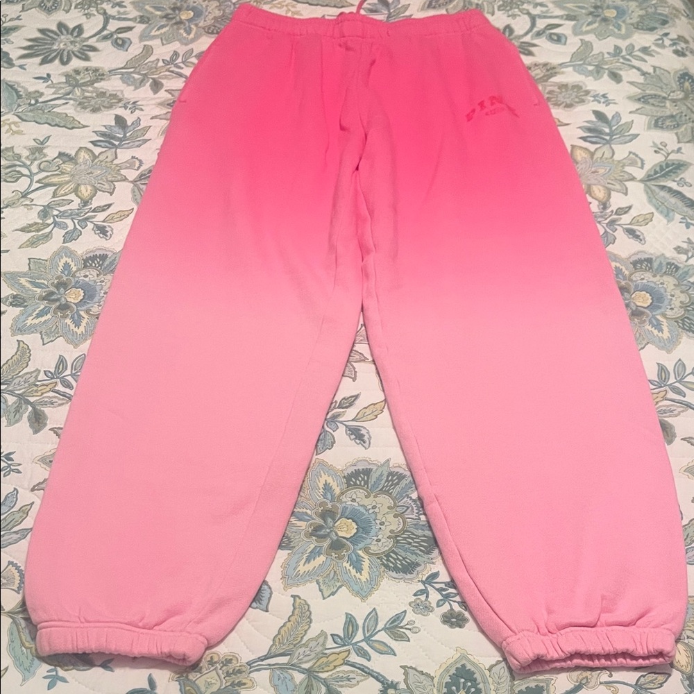 NWT PINK VS Ombré pink Ivy fleece relaxed sweatpants, size S.